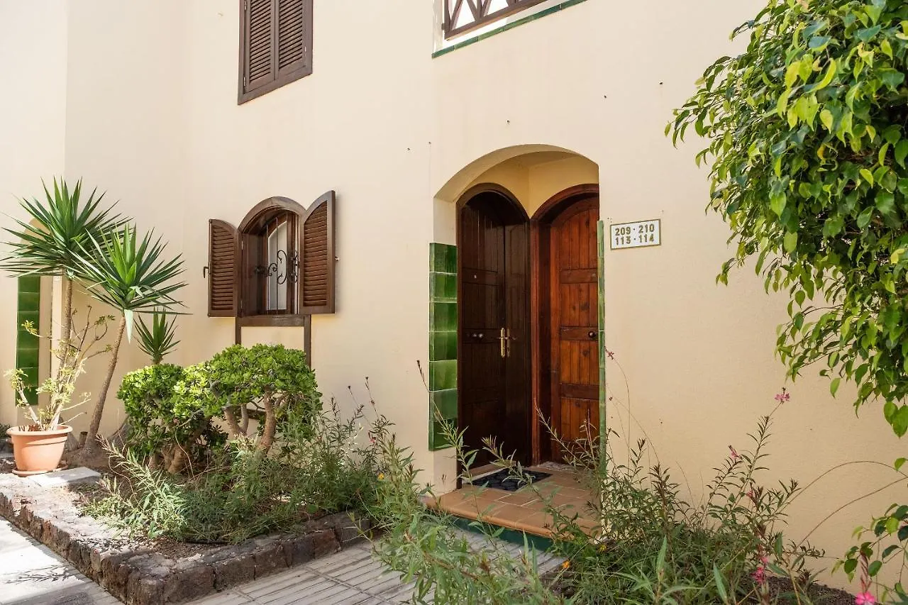 Melo'S Place - Cozy Apartment With A Sunny Terrace. Arona