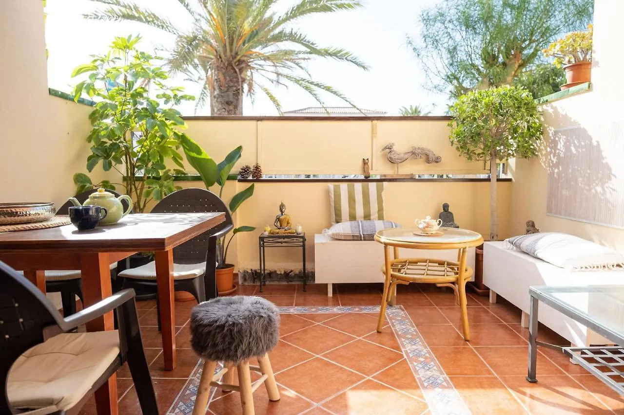 Melo'S Place - Cozy Apartment With A Sunny Terrace. Arona