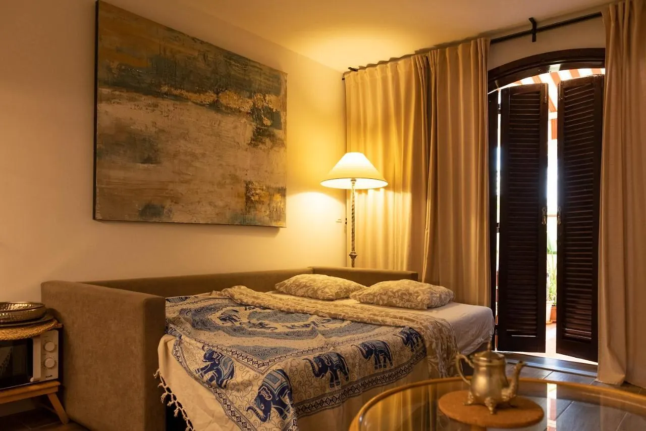 Melo'S Place - Cozy Apartment With A Sunny Terrace. Arona